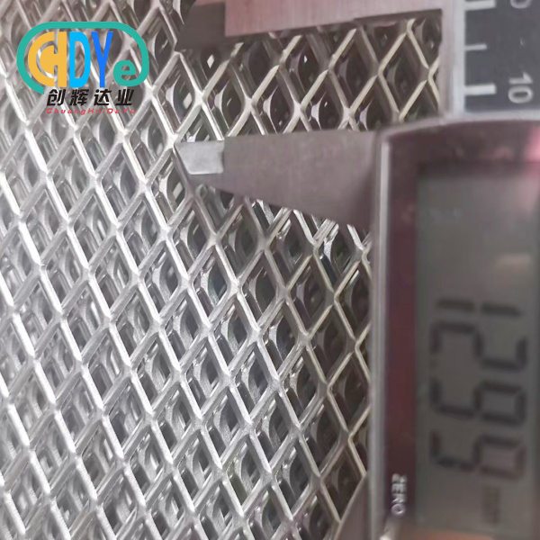 expanded titanium mesh